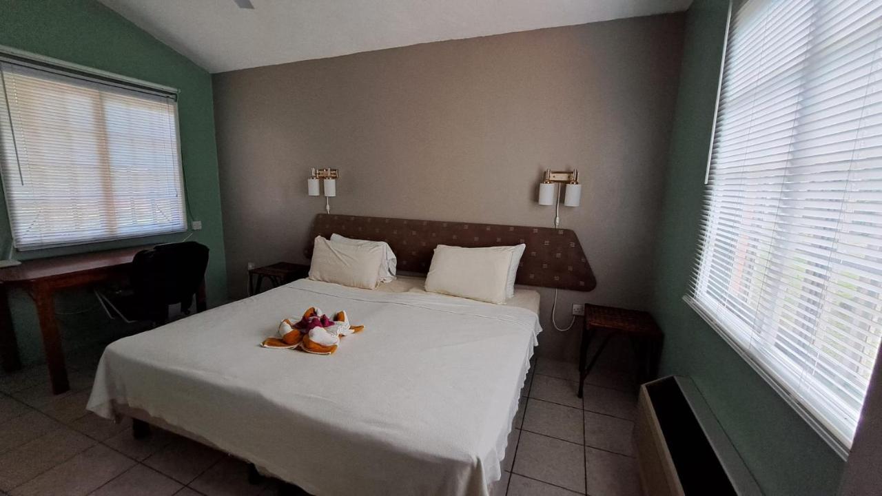 פורתסמות' Kootney Resorts מראה חיצוני תמונה